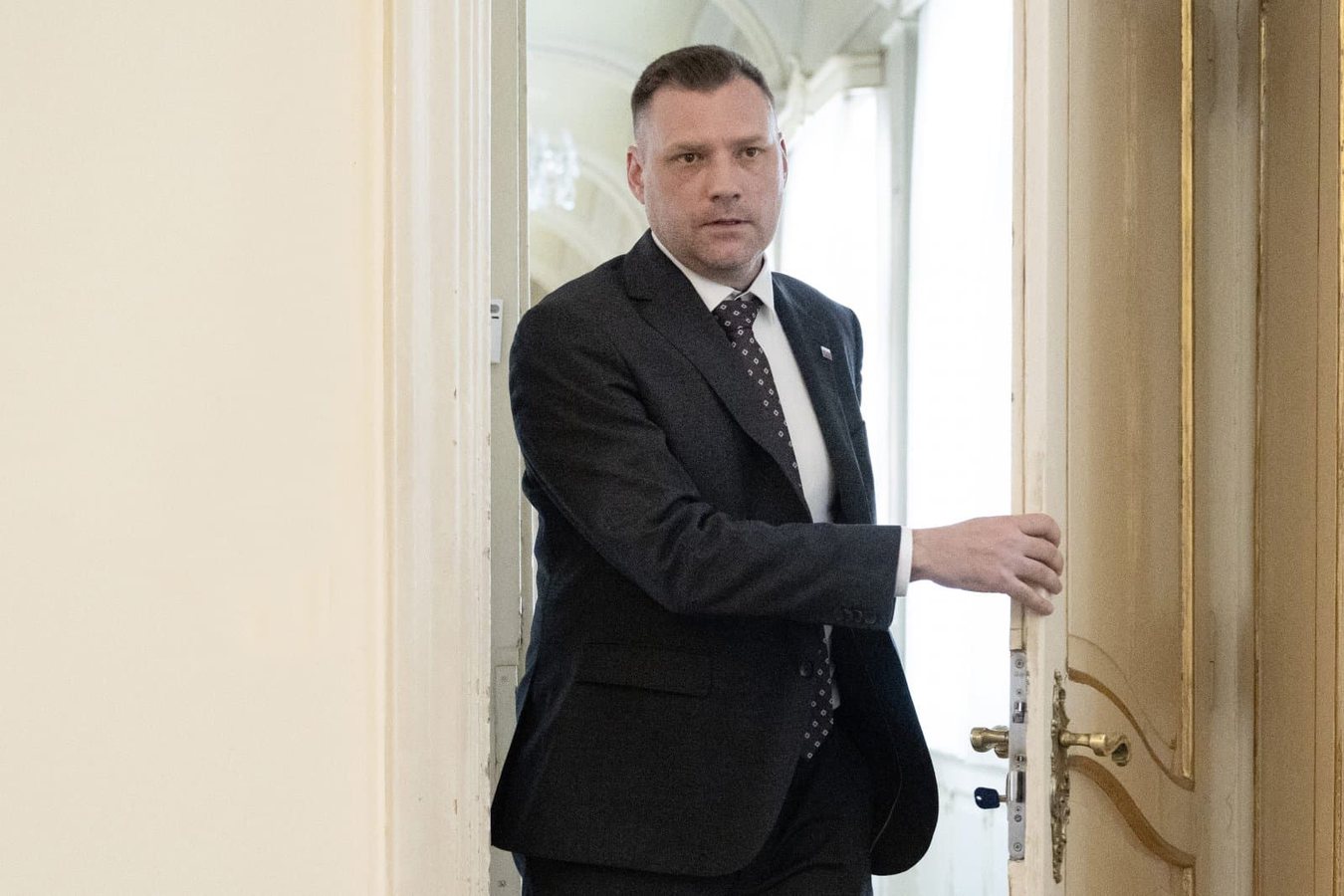 Парламент Словаччини відправив у відставку віцепрем'єра Тарабу, коаліція Фіцо під загрозою