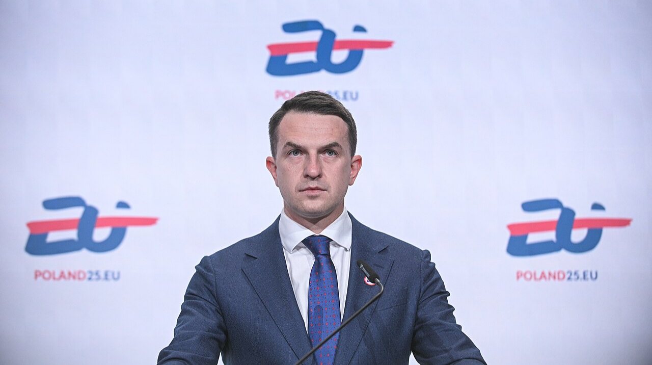 Речник уряду Польщі звинуватив правих у розпалюванні ненависті до українців