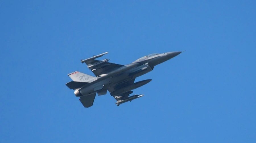 Винищувач F-16 зазнав аварії під час бойового завдання, пілот катапультувався