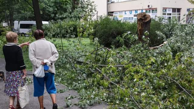 Циклон «Приска» забрав життя двох людей у Балтії та знеструмив понад мільйон осель