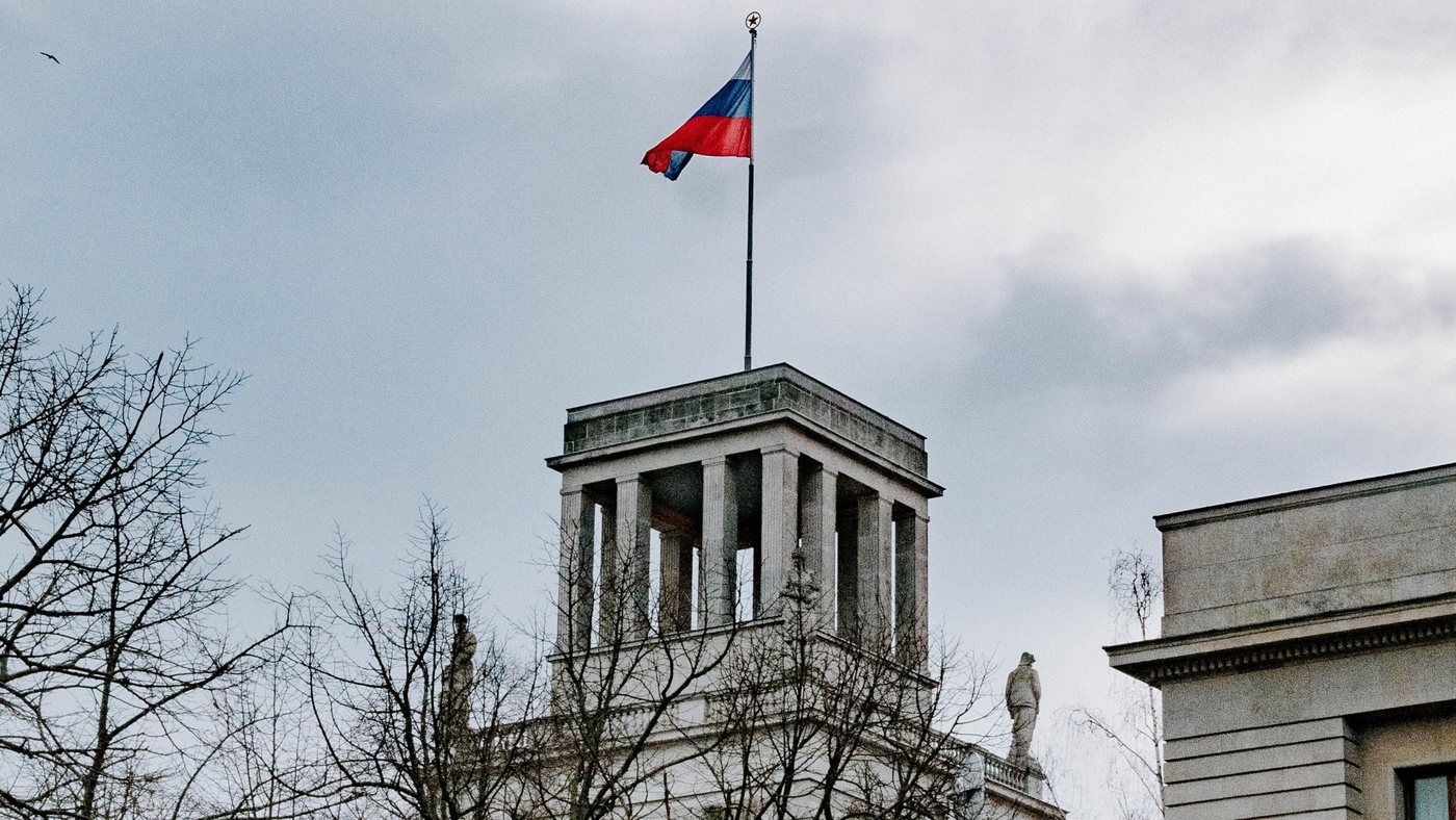 ЄС обговорює заборону російським дипломатам виїжджати за межі країн акредитації