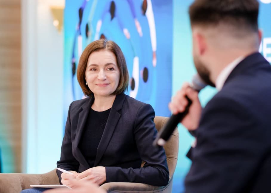 Санду закликала до єдності на тлі дронів, що падають у Молдові