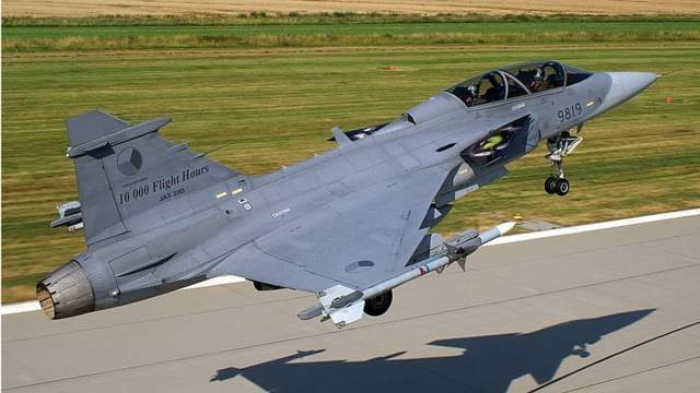 Зеленський анонсував передачу Україні винищувачів Gripen