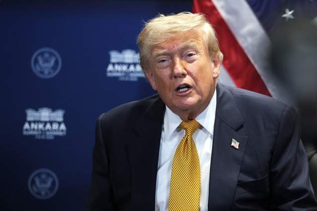 Трамп заявив, що США після війни вестимуть бізнес з Україною і Росією