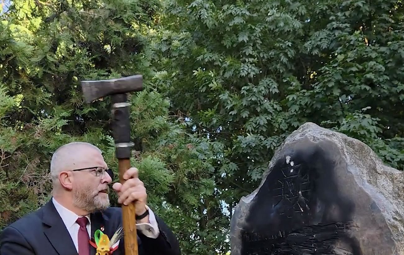 Сікорський закликав ув'язнити Брауна за зруйнований пам'ятник УПА