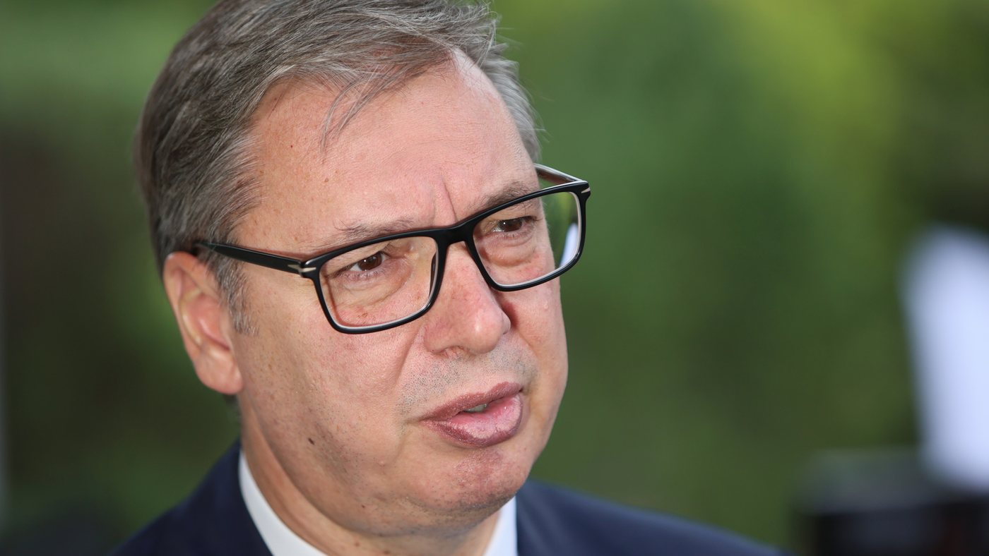 Президент Сербії Вучич подав у відставку та йде на парламентські вибори