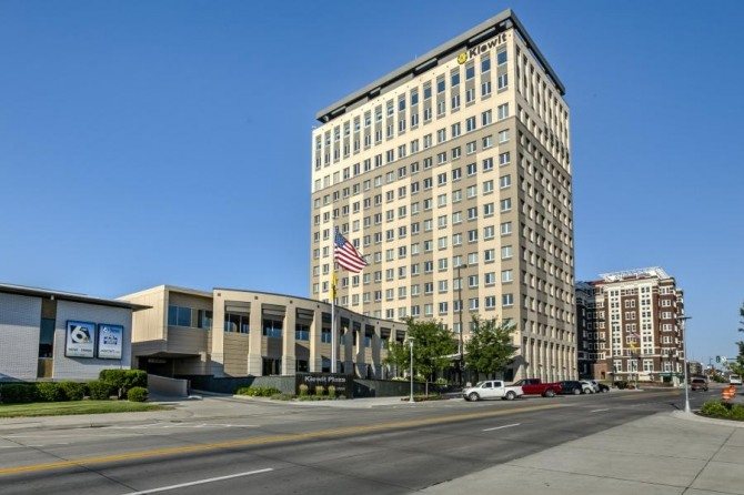 Berkshire скоротила запас кешу й наростила інвестиції
