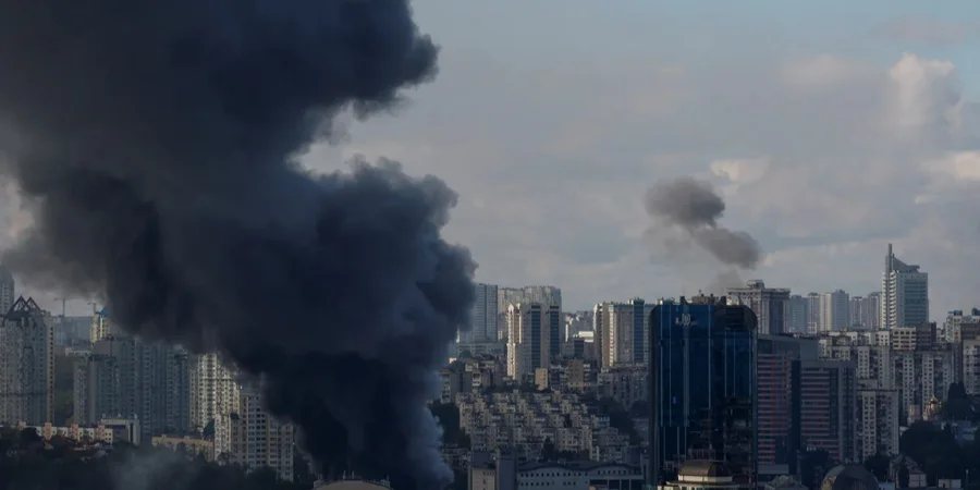 Атака РФ пошкодила дата-центр у Києві: можливі перебої зі зв'язком та інтернетом