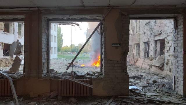 Росія скинула чотири КАБи на Суми: влучання в школу та приватний сектор, двоє загиблих