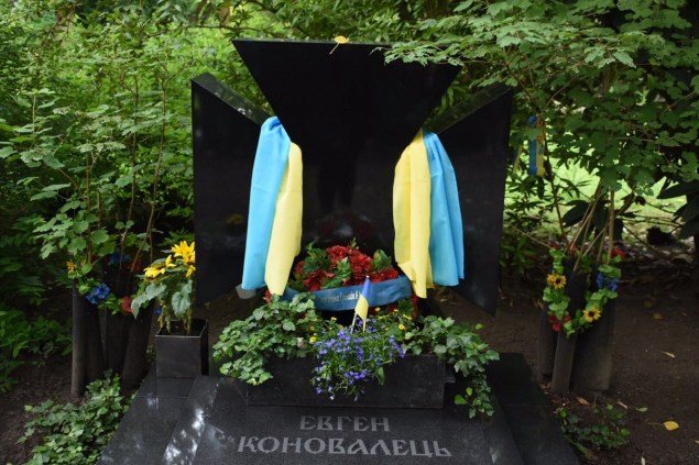 Шлях із Кросвейка до України: як повертають останки Коновальця