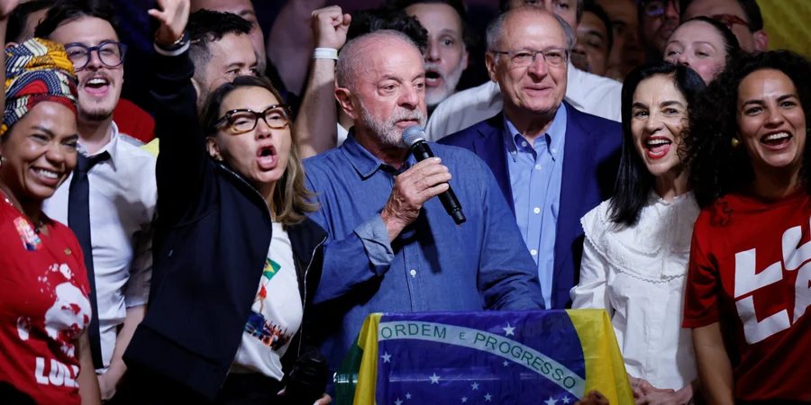 Лула да Сілва переміг Болсонару на президентських виборах у Бразилії
