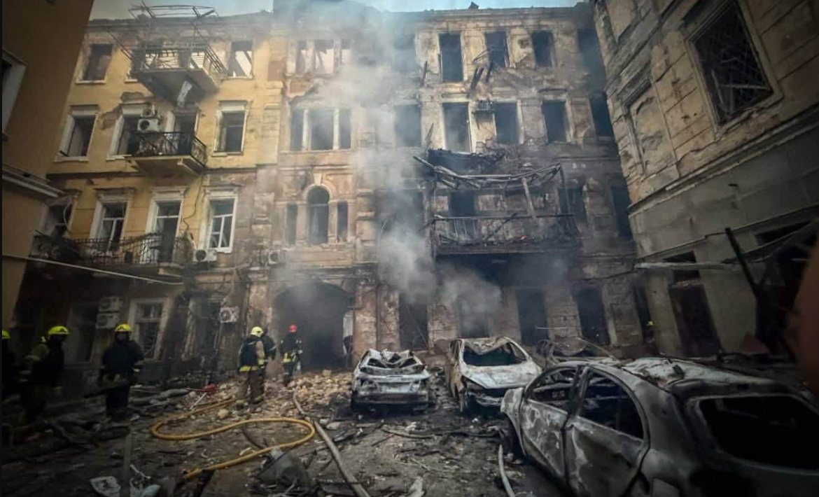 На Одещині після нічної атаки 12 постраждалих, у місті відновлюють світло й воду