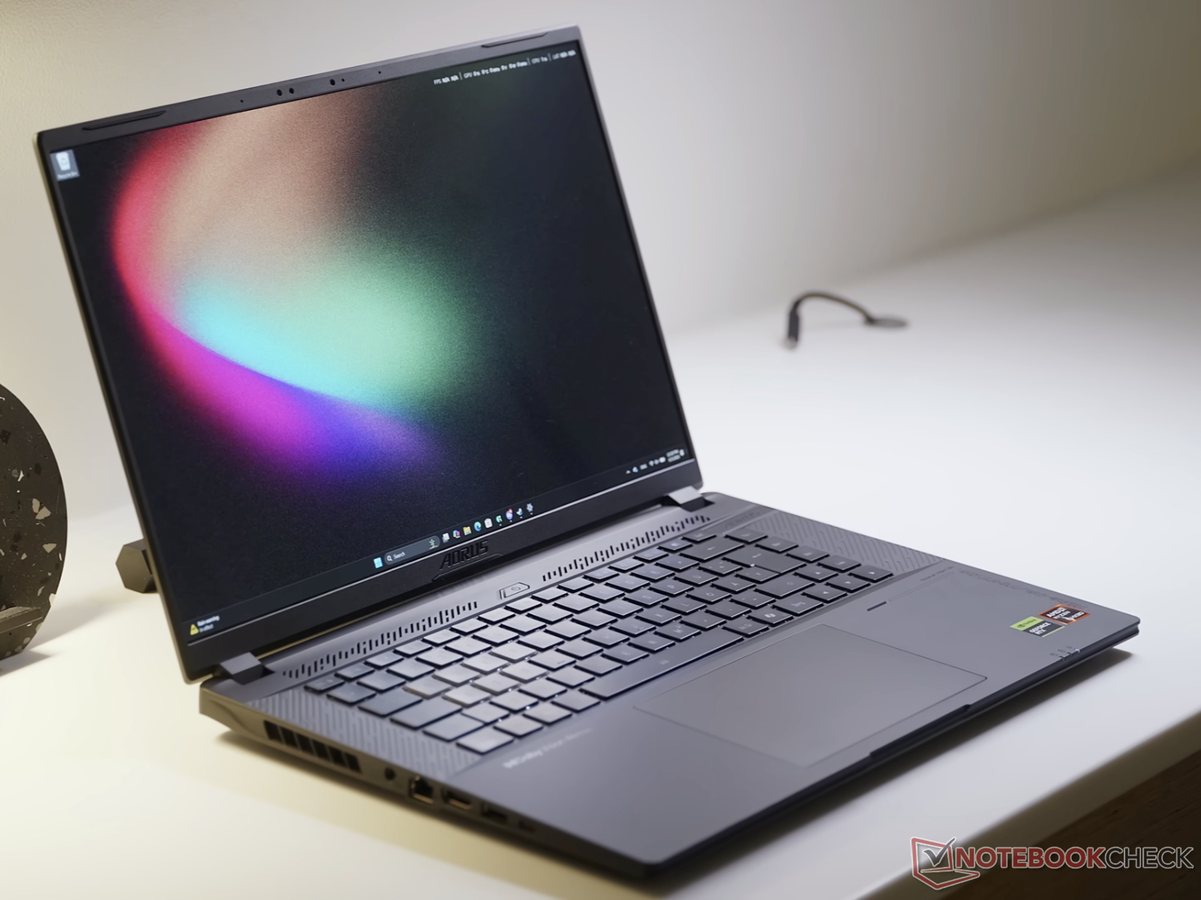 Gigabyte випустила Aorus Master 16 Gen 2 з RTX 5090: на 19% швидше, але на 40% дорожче
