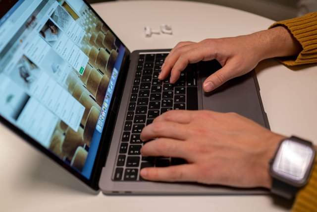 Для віддаленої роботи: п'ять ноутбуків до 25 тисяч гривень
