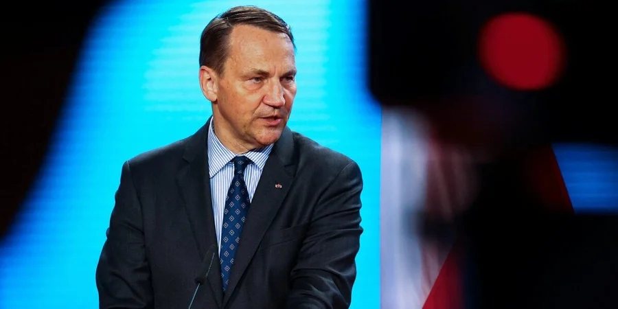 Сікорський закликав НАТО посилити навчання біля Калінінграда